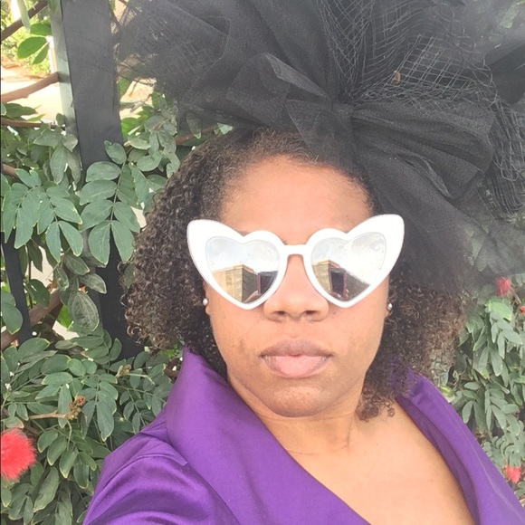 Meet your Posher, Tiffany - Picture 1 of 2